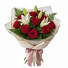 Букет цветов из:  Лилии и Розы в Сольвычегодске