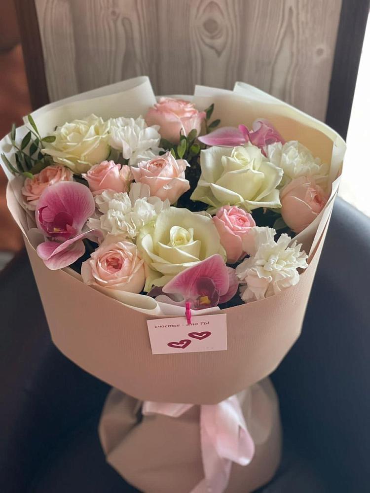 Букет цветов из: Орхидеи, Розы и Гвоздики в Сольвычегодске