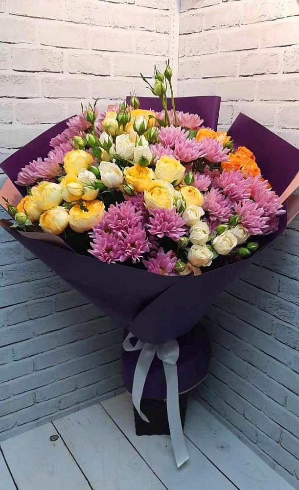 Букет цветов из: Хризантемы и Розы в Сольвычегодске