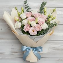 Букет цветов из:  Лизиантусы в Сольвычегодске