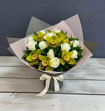 Букет цветов из:  Орхидеи и Розы в Сольвычегодске