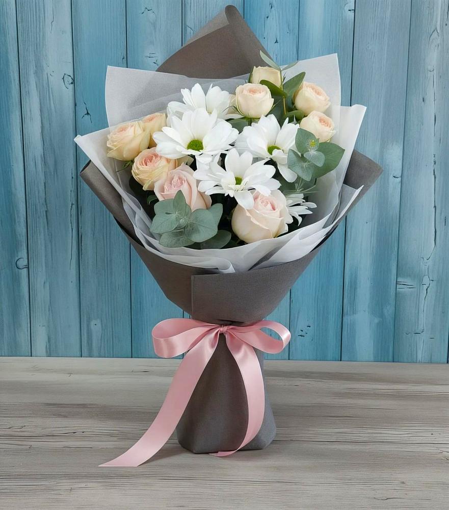 Букет цветов из: Хризантемы и Розы в Сольвычегодске