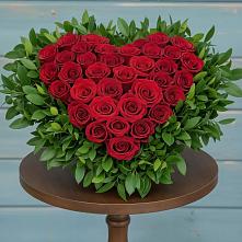 Цветочная композиция из Розы в виде сердца в Сольвычегодске