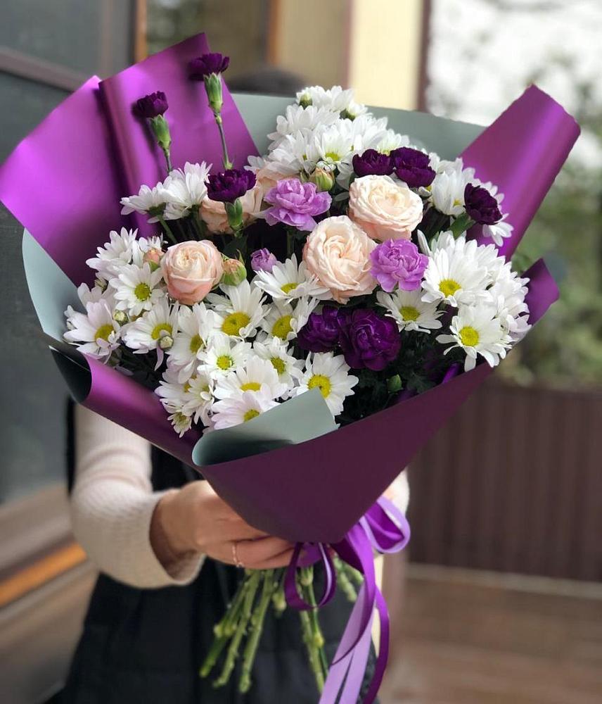 Букет цветов из: Хризантемы, Гвоздики и Розы в Сольвычегодске