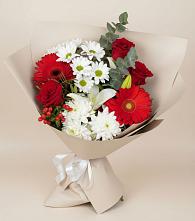 Букет цветов из:  Розы, Хризантемы, Герберы и Лилии в Сольвычегодске