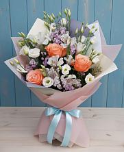 Букет цветов из:  Лизиантусы, Розы, Альстромерии и Гипсофила в Сольвычегодске