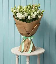 Букет цветов из:  Лизиантусы в Сольвычегодске