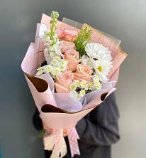 Букет цветов из:  Хризантемы и Розы в Сольвычегодске