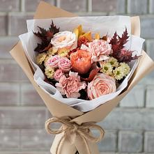 Букет цветов из:  Гвоздики, Хризантемы и Розы в Сольвычегодске