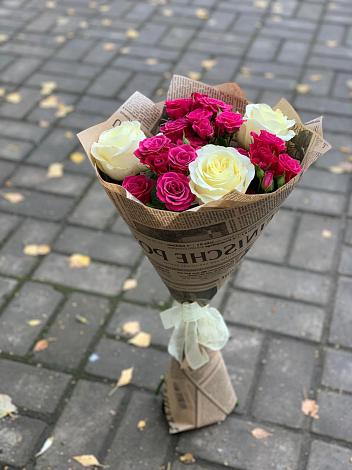 Букет цветов из: Розы в Сольвычегодске
