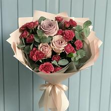 Букет цветов из:  Гвоздики и Розы в Сольвычегодске