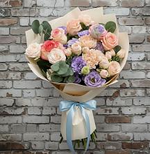 Букет цветов из:  Розы, Лизиантусы и Гвоздики #REPLACE_PRED# Сольвычегодске