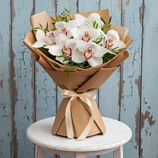 Букет цветов из:  Орхидеи и Розы в Сольвычегодске